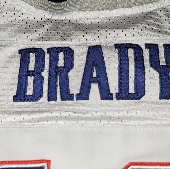 Tom Brady Patriots jersey - Picture 3 of 5